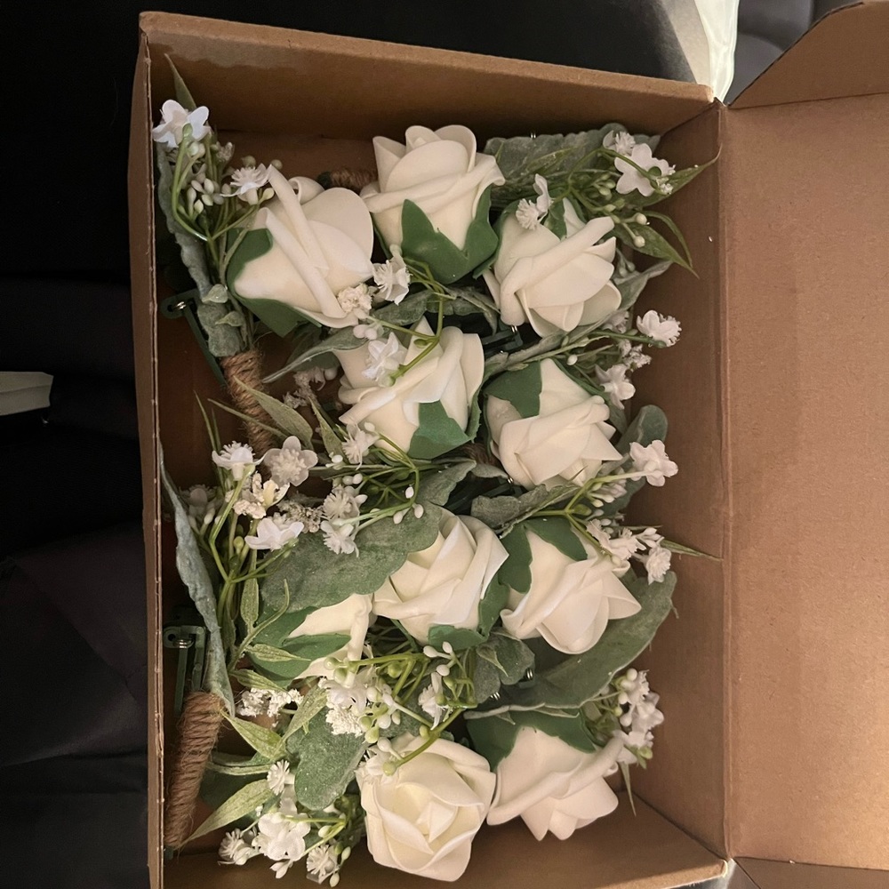 COPY - Boutonnière flowers!